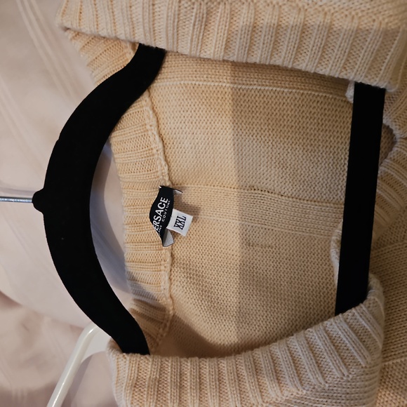 Versace Sweater - Picture 2 of 3